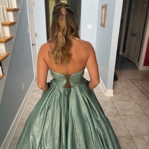 Sherri hill prom gown dress, worn once, excellent condition. - Picture 2 of 4